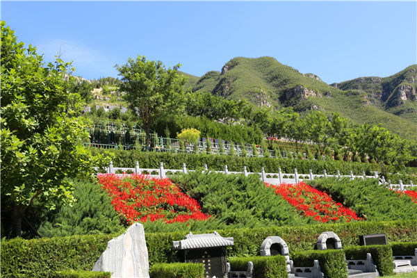 桃峰陵园墓区