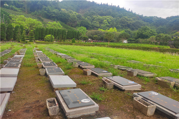 仙居山陵园墓区