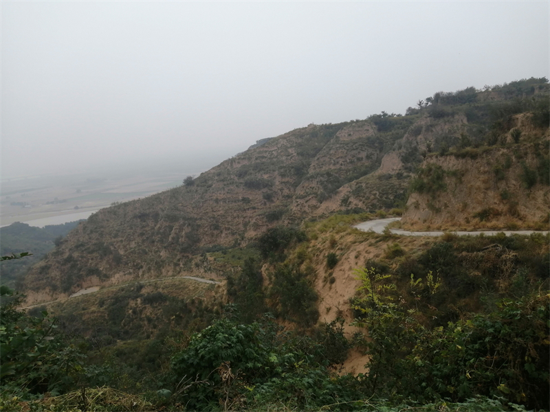 登山看河