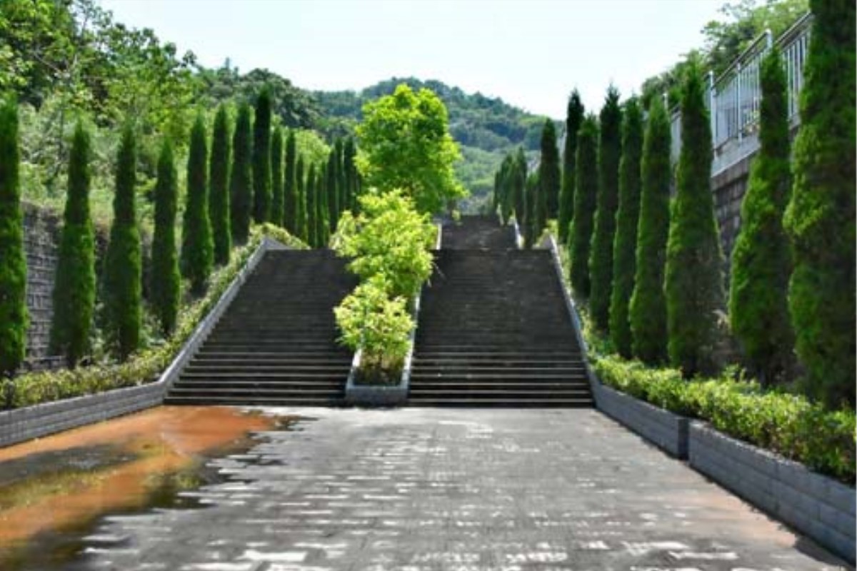 龙望山公墓阶梯